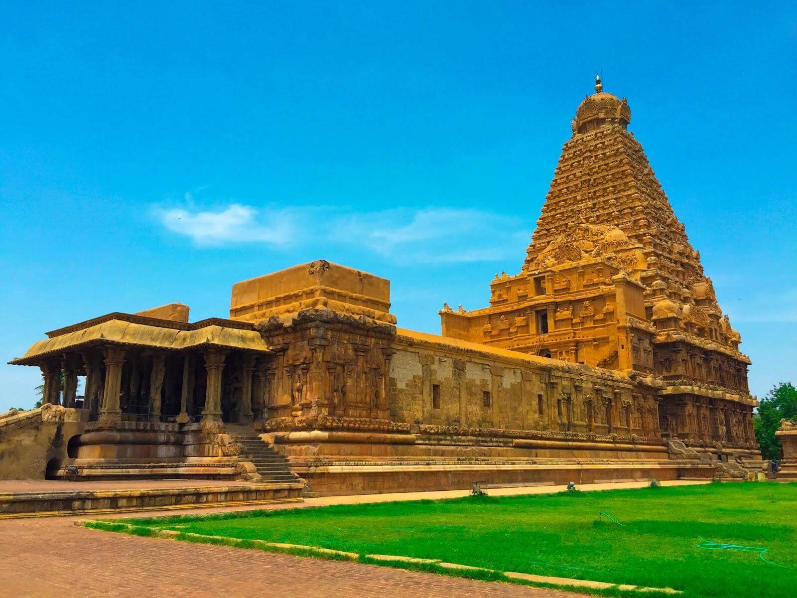 తంజావూర్ బృహదీశ్వర ఆలయం తమిళనాడు పూర్తి వివరాలు Thanjavur Brihadeshwara Temple Tamil Nadu Full Details